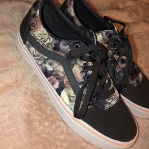 Women’s VANS size 8